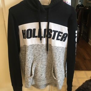 Medium women’s Hollister hoodie